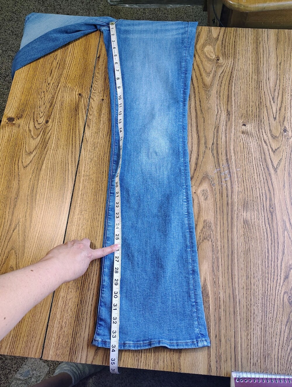 American Eagle Kick Bootcut Mid Rise Women's Jeans Medium Wash sz 10. - Picture 13 of 16